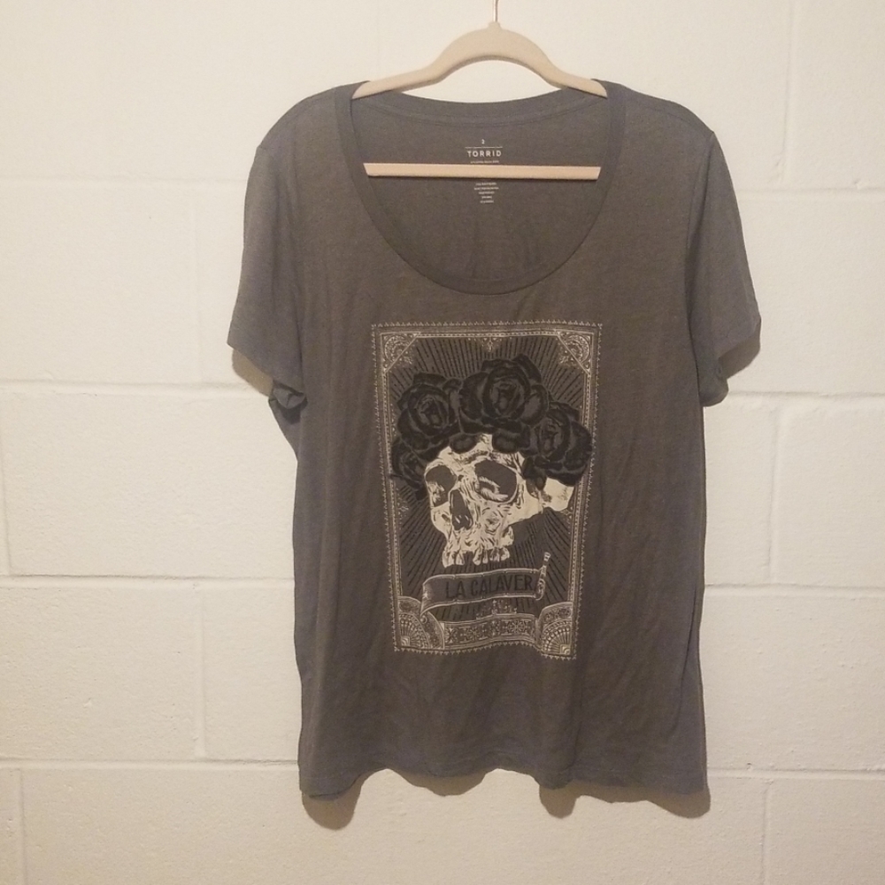 Torrid rose and skull tee